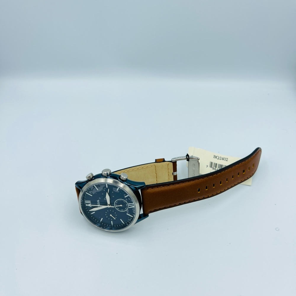 Selling brand new Fossil watches with boxes and prices Tags never used